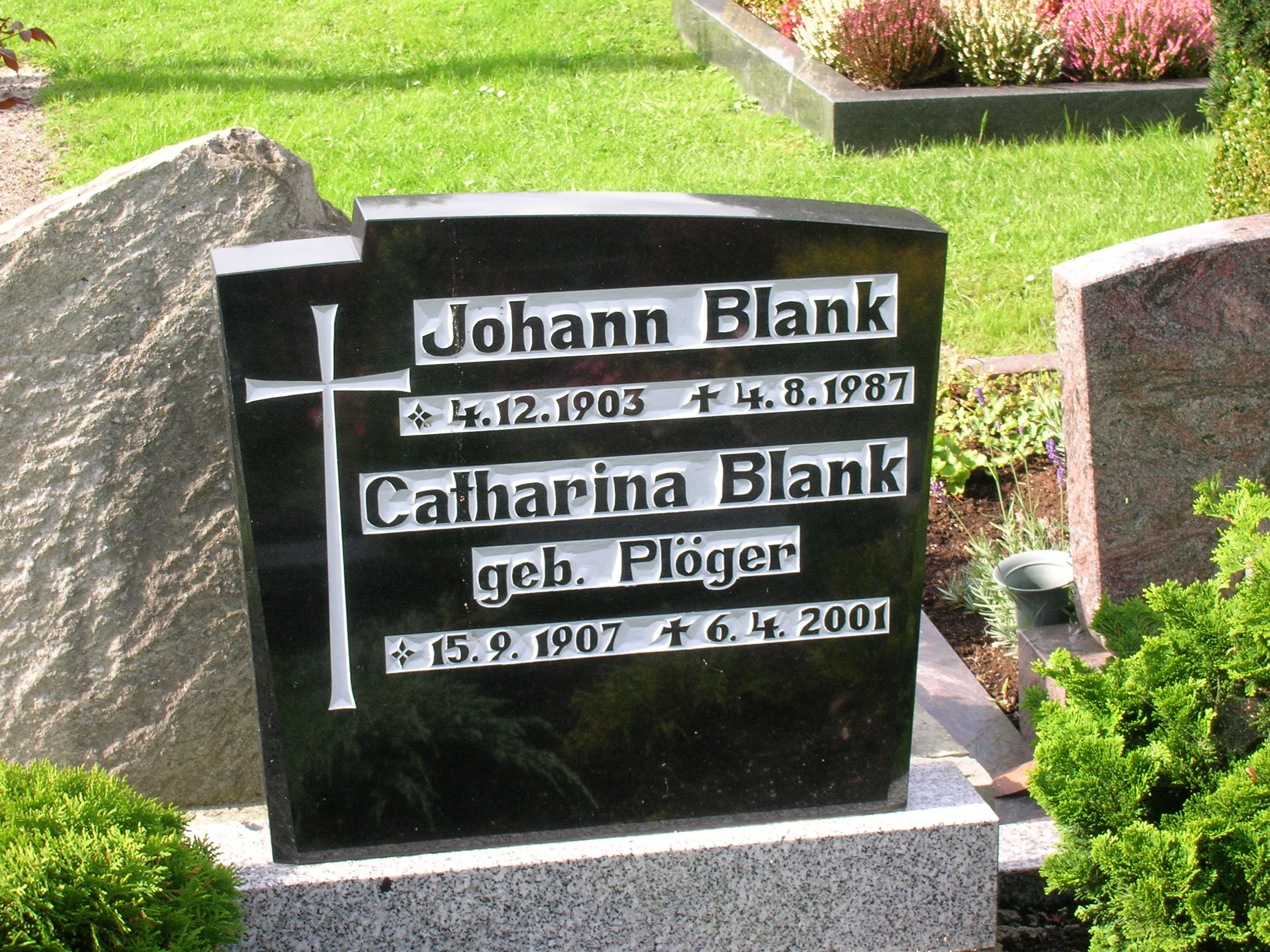 Grabstein Johann Blank 56 und Catharina, geb. Plöger 28
